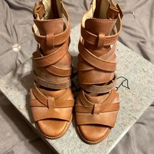 Freebird Dusty Rose Claw Size 9